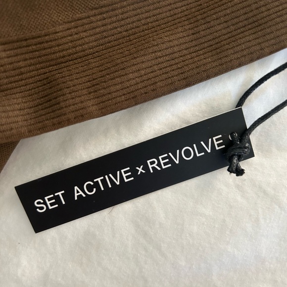 NWT SET active x revolve - Picture 4 of 5